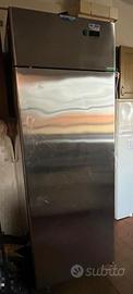 Frigorifero in acciaio