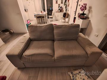 Divano a 2 posti beige 
Divano a 2 posti,