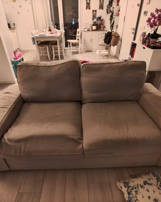 Divano a 2 posti beige 
Divano a 2 posti,