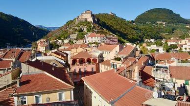 2 LOCALI A FINALE LIGURE