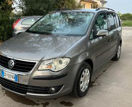 Volkswagen Touran posti 5 GPL dalla cassa