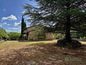 Villa di 216 m² con più di 5 locali e box auto a M