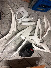 KIT COMPLETO PLASTICHE BIANCHE + airbox