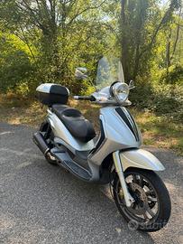 Piaggio Beverly 400 Tourer
