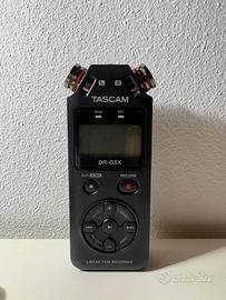 Registratore audio TASCAM DR-05X piu' accessori