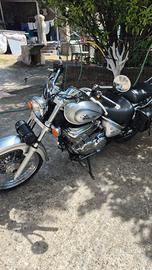 Suzuki VL Intruder 250