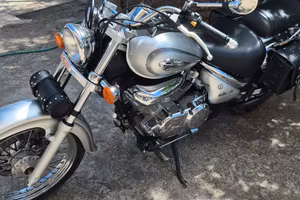 Suzuki VL Intruder 250