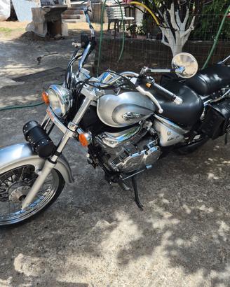 Suzuki VL Intruder 250