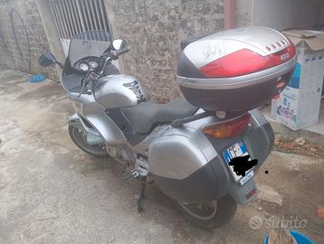 Moto Honda deville