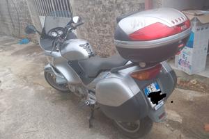 Moto Honda deville