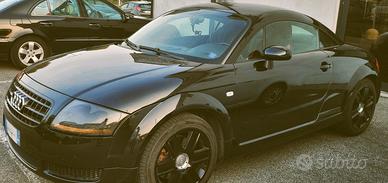 AUDI TT 8N