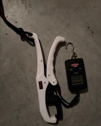 Bilancia con grip bass fishing
