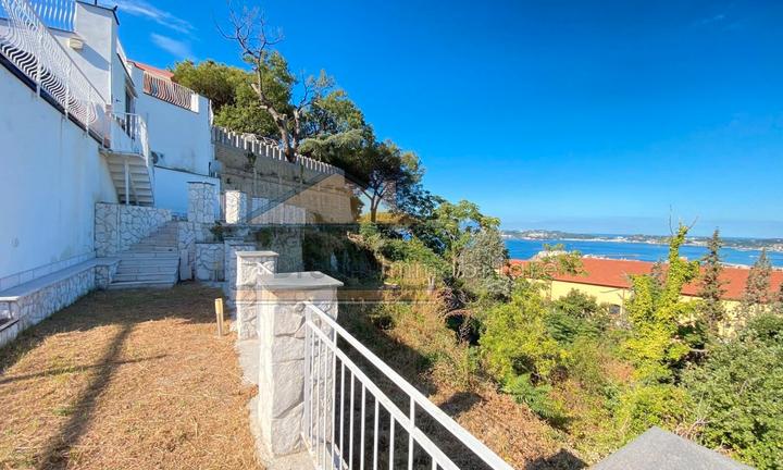 Villa vista mare Via Solfatara