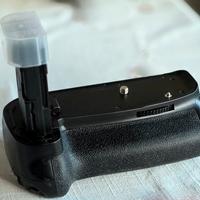Meike battery grip per Canon