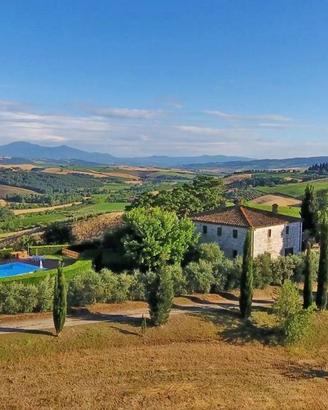 Rustico / Casale di 850 m² con più di 5 locali e b
