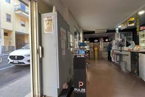 Attività / Licenza di 100 m² con 2 locali a Sassar