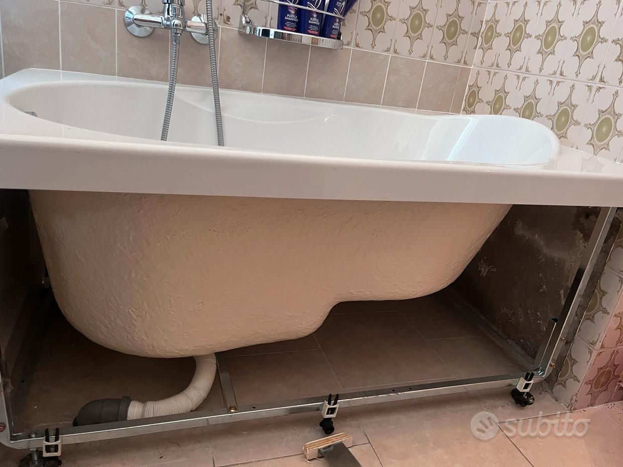 sedia girevole per vasca di bagno - Arredamento e Casalinghi In vendita a  Lecce