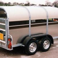Rimorchio trasporto bestiame 250 x 150 1700 Kg.