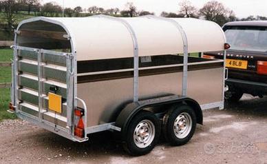 Rimorchio trasporto bestiame 250 x 150 1700 Kg.