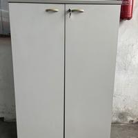 Armadio / mobile robusto e capiente