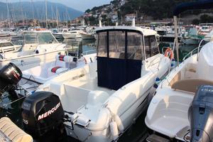 Semicabinato 6 m, 115cv con posto barca ad Andora