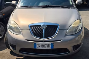 lancia Ypsilon 