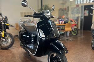 Vespa 300 GTS Super