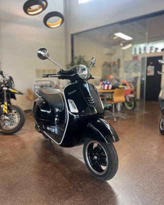 Vespa 300 GTS Super