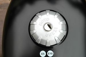 Tappo serbatoio moto Guzzi V7 850