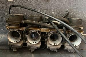 4 carburatori GSXR 750 srad