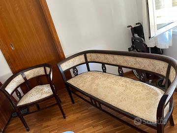 Divanetto Liberty e due poltrone