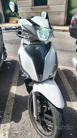 Kymco People S 200 INCIDENTATO