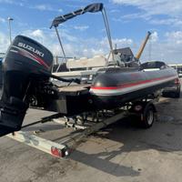 Gommone IAV MARINE 26 motorizzato con 250 Suzuki
