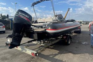 Gommone IAV MARINE 26 motorizzato con 250 Suzuki