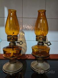 vecchie lampade a petrolio in vetro 