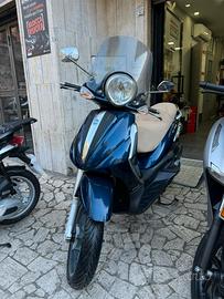 Piaggio Beverly 300 Tourer
