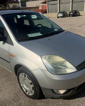 FORD Fiesta 1.4 TDCi 5p. Ghia senza nessun lavor