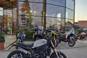Benelli Leoncino 800 FF04922