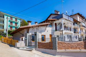 TERRATETTO LIBERO SU 3 LATI CON TERRAZZO E CORTILE