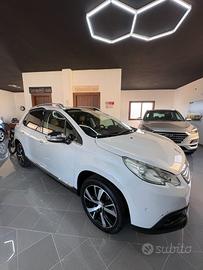Peugeot 2008 1.6 e-HDi 115 CV Stop&Start Féline