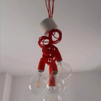 Lampadario fili ragno rosso