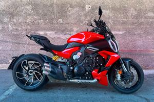 Ducati Diavel V4