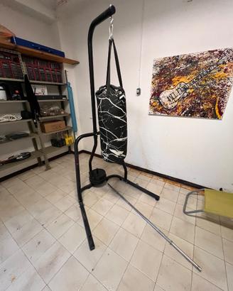 Sacco da boxe + 40kg + bilancere, guanti e tibie