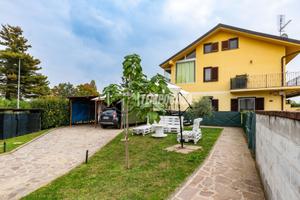 2 LOCALI con TERRAZZO e SOTTOTETTO