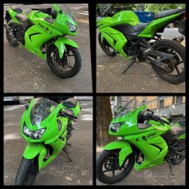 Moto Kawasaki 