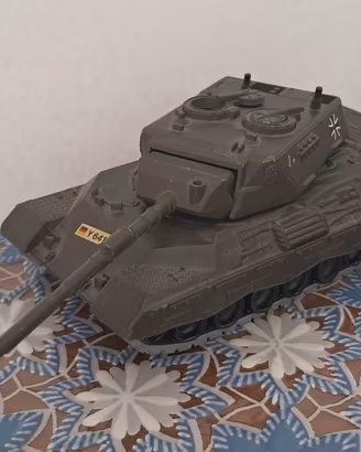 modellini Rio, 3 Moto, 1 carrarmato