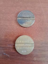 Due gettoni telefonici senza marchio
