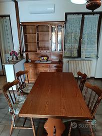 Tavolo più credenza in legno di pino