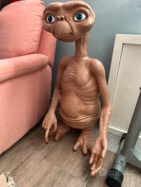 E.T. Extraterrestre circa 70/80 cm  resina