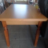 tavolo da cucina con 4 sedie